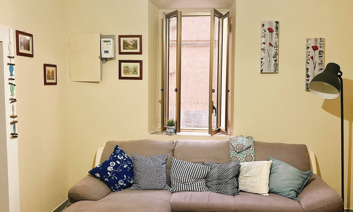 Gallico Marina House | Fra and Pit's House: Spacious and Cozy, Just a Stone's Throw from the Sea