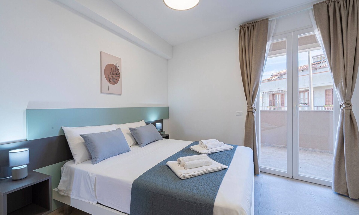 Portopalo di Capo Passero Apartment | Giualè Portopalo '5' with Sea View, Wi-Fi and Air Conditioning