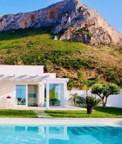 Terrasini Villa | Golden Holiday Villas Private Pools in Sicily