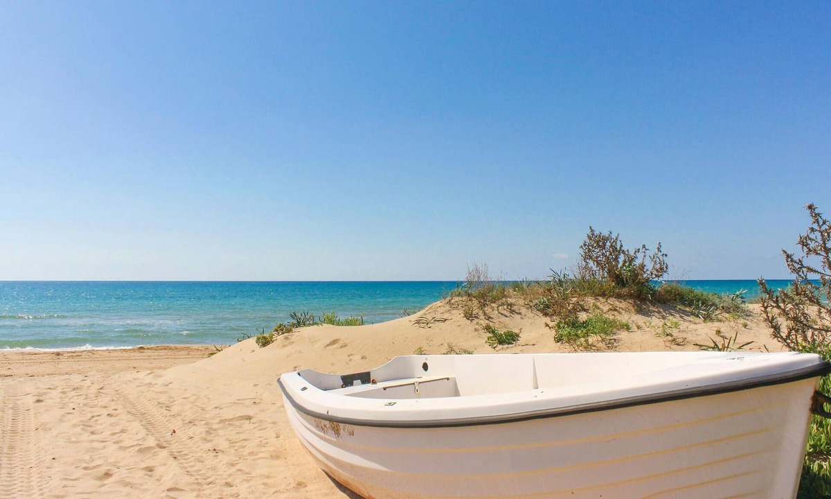 Palmi Apartment | Gorgeous apartment in Palmi with WiFi