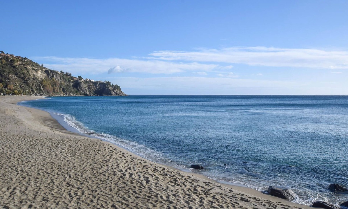San Nicolo Apartment | Gorgeous apartment in Ricadi with WiFi