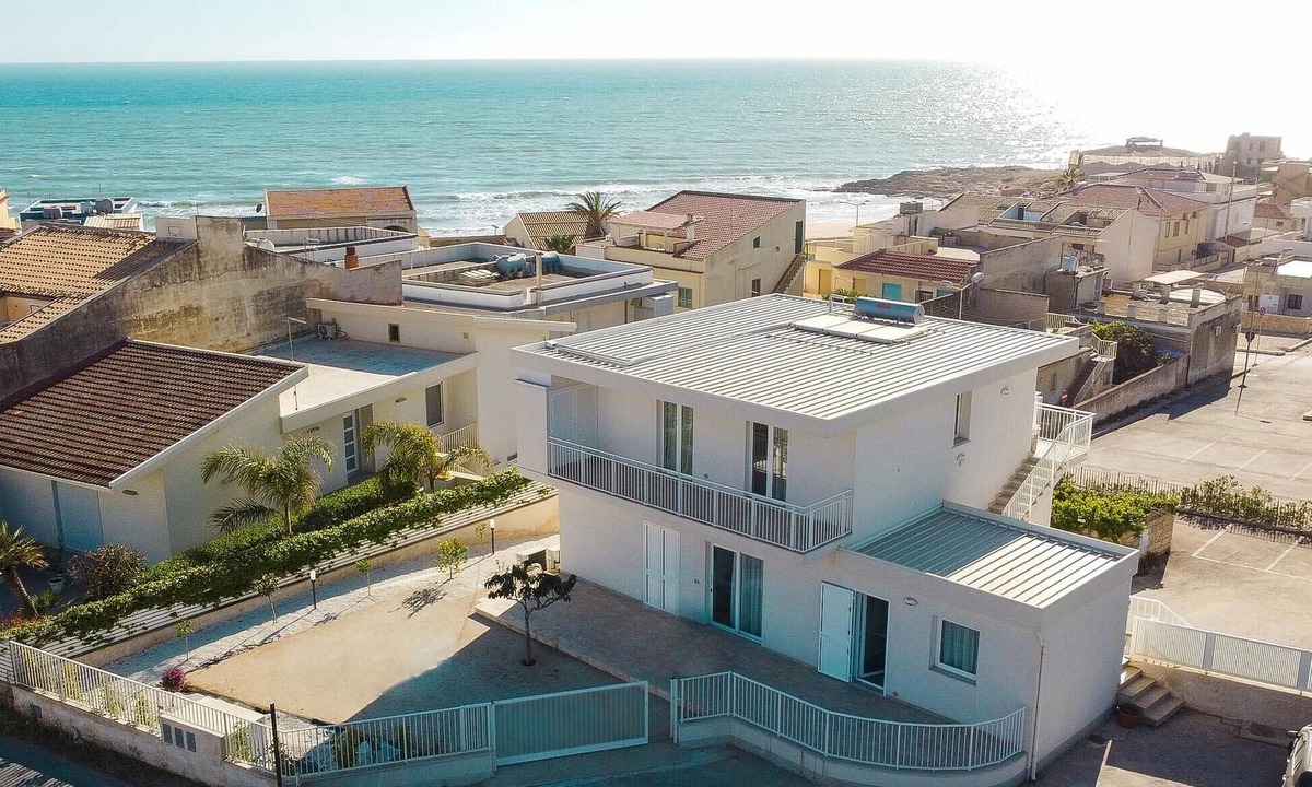 Cava dʼAliga Apartment | Gorgeous apartment in Cava D'Aliga with WiFi