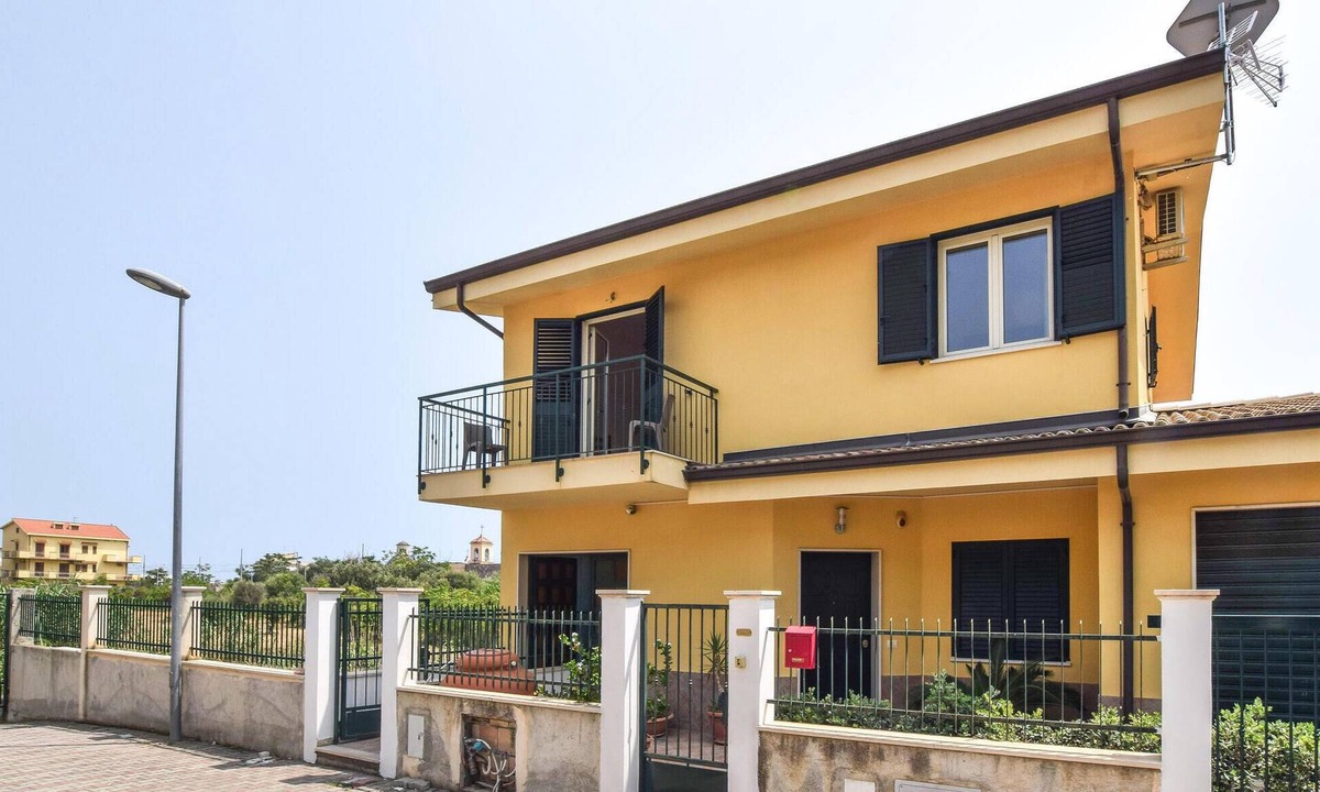 Porto Salvo House | Gorgeous home in Melito Porto Salvo