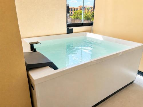Aspra Apartment | Grifone Suite with Private Jacuzzi
