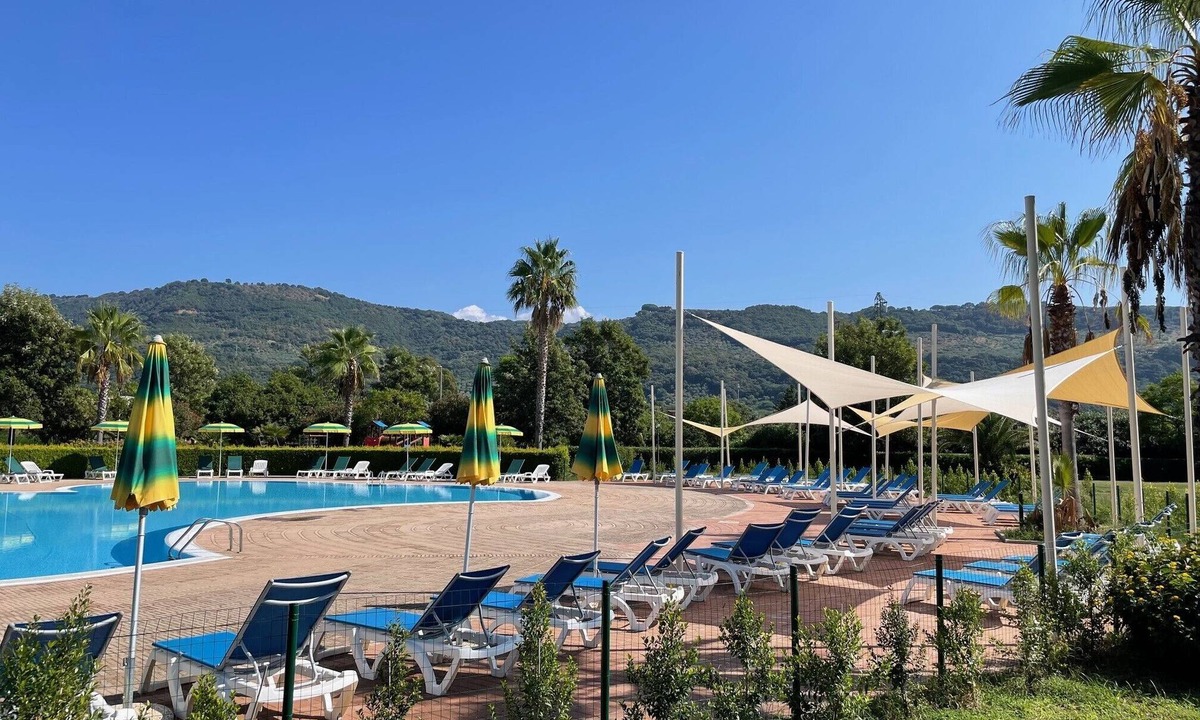 Vibo Valentia Apartment | Ground floor apartment close to beach exit and with swimming pool close by.