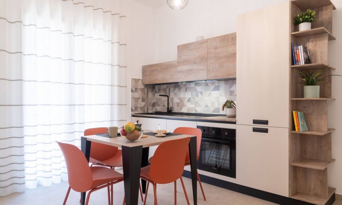 Acradina Apartment | GuestHost - Modern 58 sqm apartment with fine finishes, for 3 people, located on the second floor of an elegant building with lift (some steps to access it). The property is located in the center of Syracuse, in one of the commercial districts, a few ste