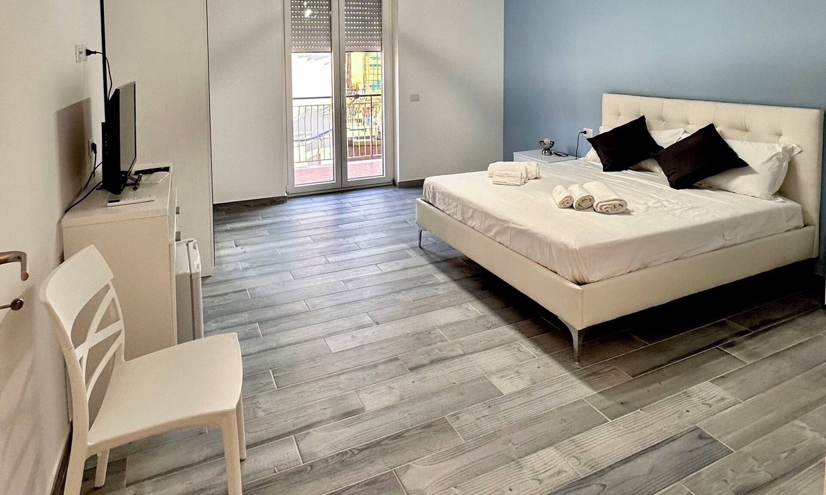 Portici House | Guesthouse with direct access to the beach