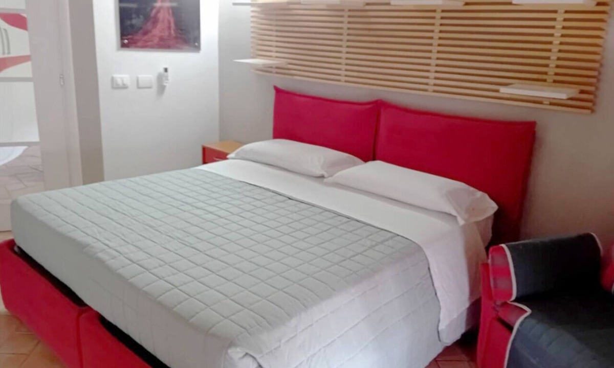 Belpasso House | Happy House - Independent smile attic, comfort and private parking.