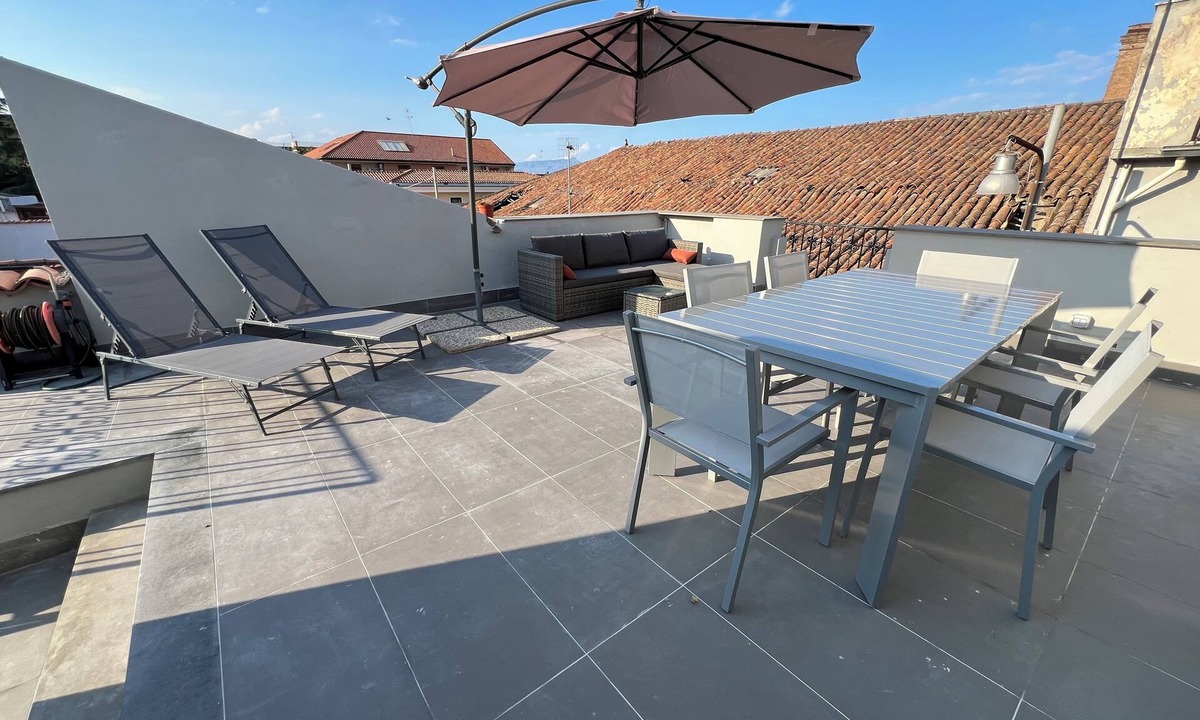 Riposto House | Historical sea town house, sun roof Terrace, close to beach/Etna/bars/Tormina