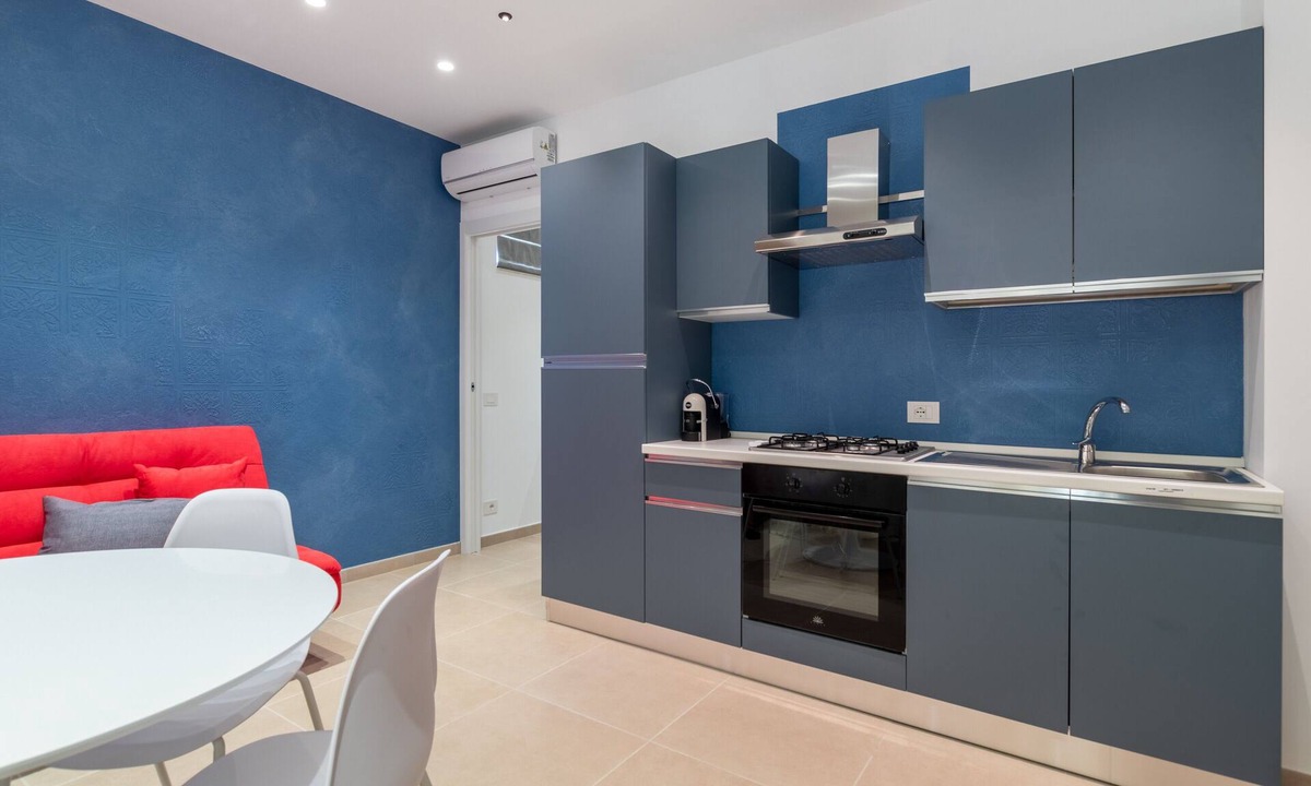 Casuzze Apartment | Holiday Apartment "Verdemare" with Sea View, Balcony and Wi-Fi