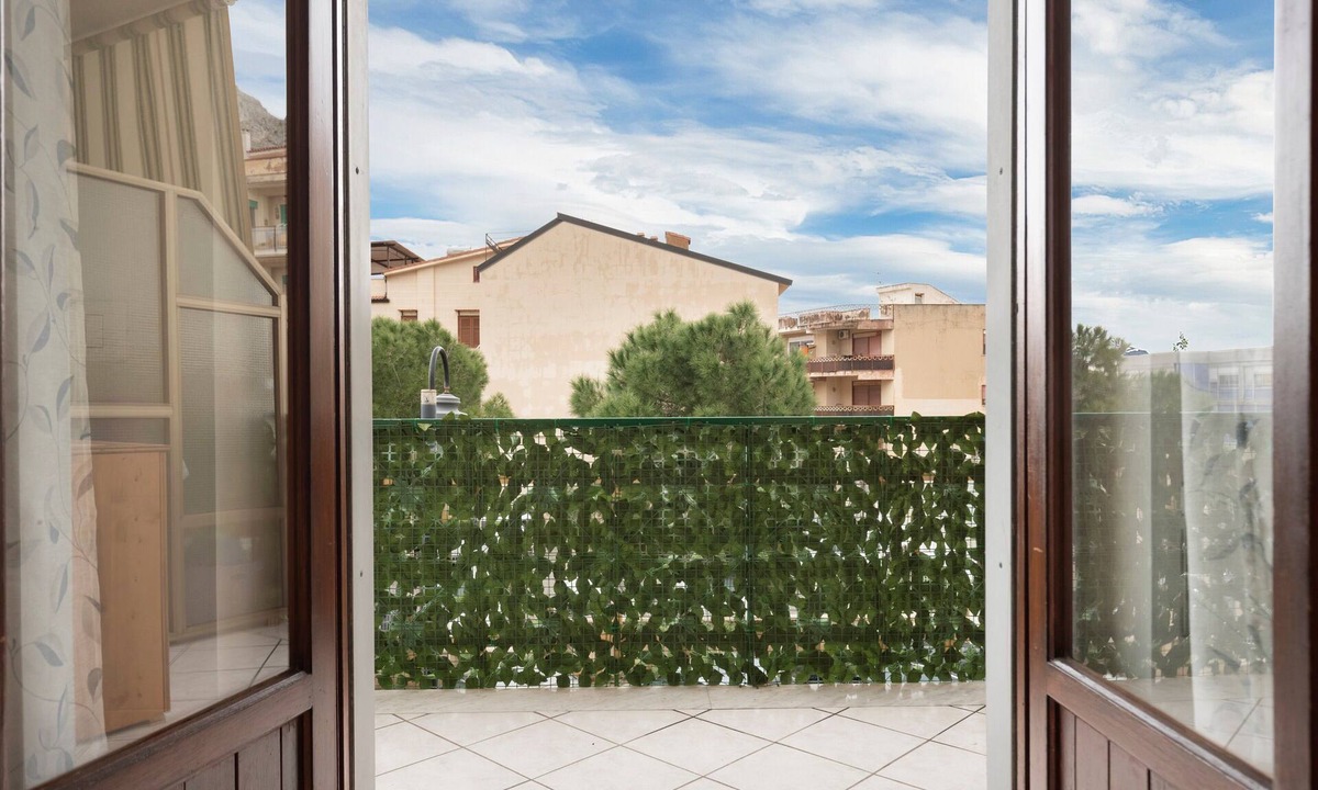 Isola delle Femmine House | Holiday Home "La Coccinella" close to the Sea with Balcony & Wi-Fi