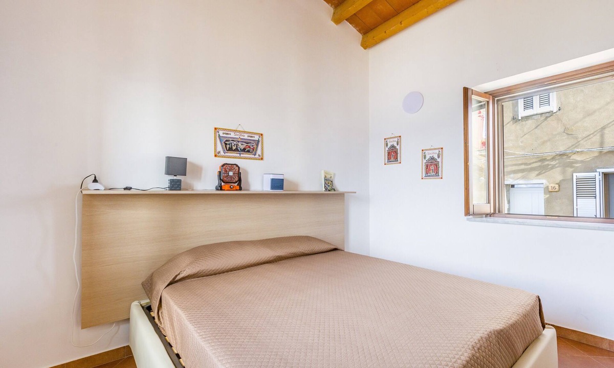 Motta d'Affermo House | Holiday Home 'Apollo' with Sea View and Wi-Fi