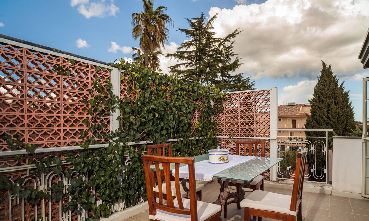 Mascalucia House | Holiday Home 'Attico Adriana' with Mountain View, Terrace & Wi-Fi
