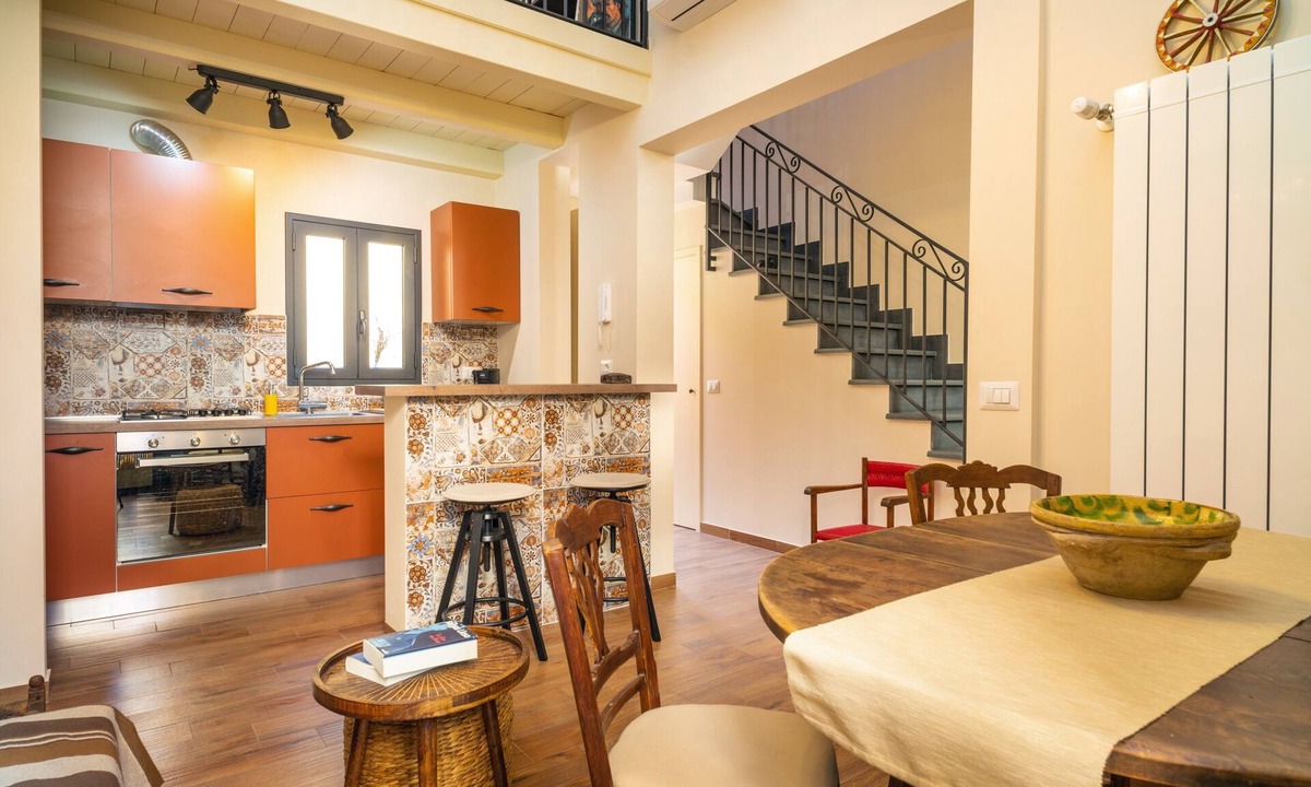 Aci Castello House | Holiday Home 'Casa Yasmina' with Private Terrace, Wi-Fi and Air Conditioning