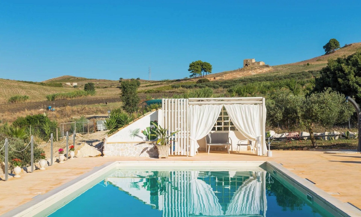 Buseto Palizzolo House | Holiday Home 'Fattoria Spezia - Nespola' with Shared Pool, Garden and Shared Wi-Fi