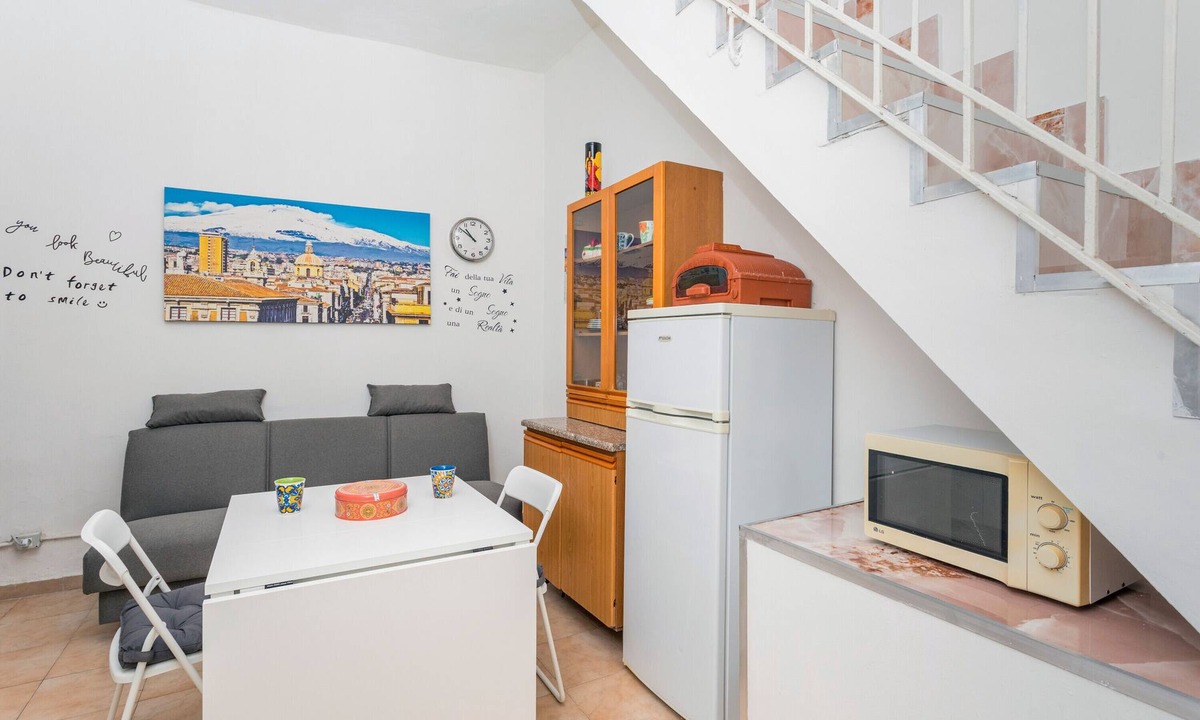 Cibali Apartment | Holiday Home 'Happy New' with Air Conditioning