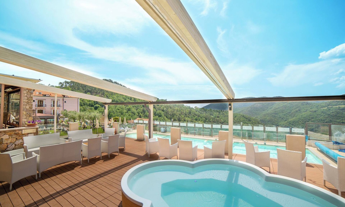Bardino Vecchio House | Holiday Home 'Il Casale - Villa - 6km Da Finale' with Mountain View, Wi-Fi and Air Conditioning