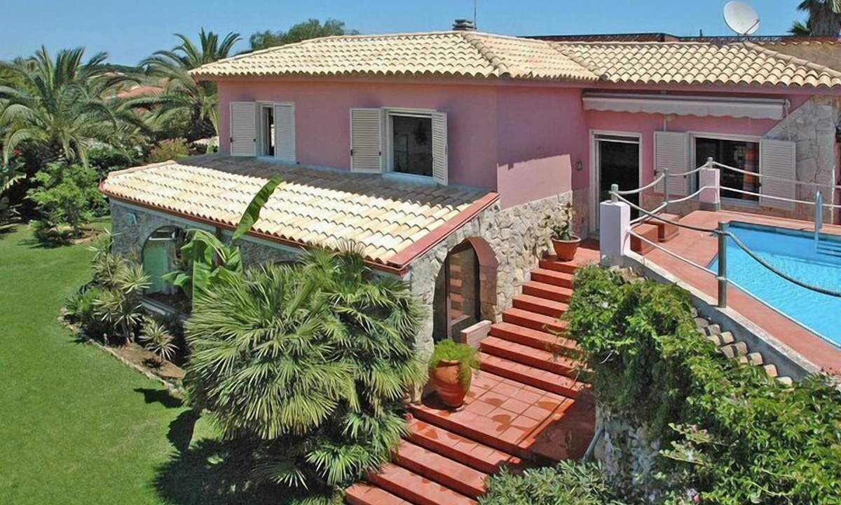 Syracuse House | Holiday Home in Sicily near Fontane Bianche