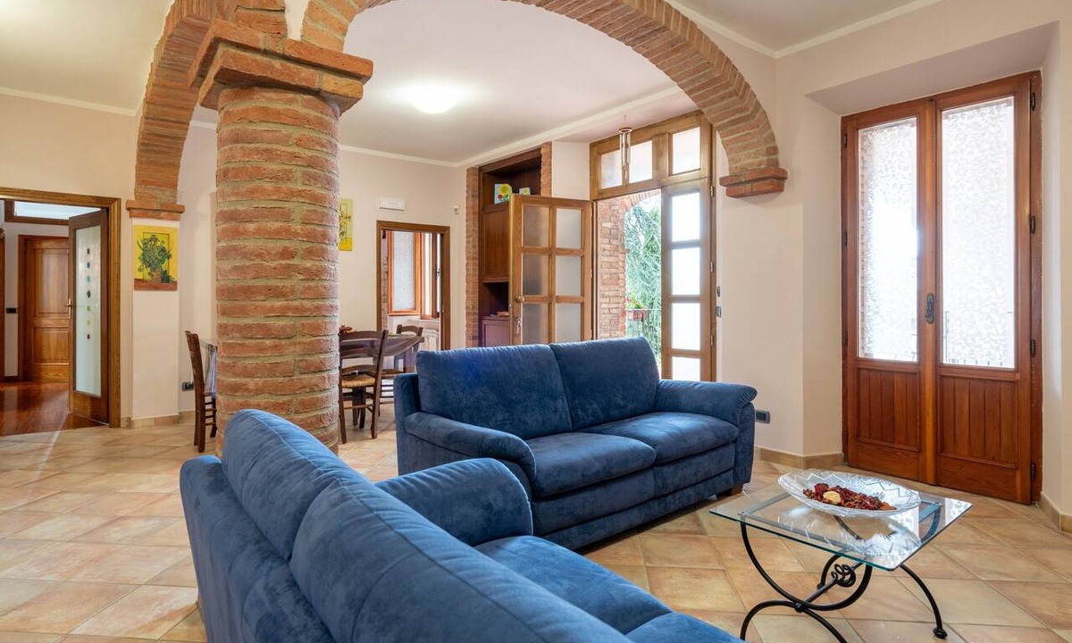 Acquaviva House | Holiday Home in Villa Pandolfina near Montepulciano