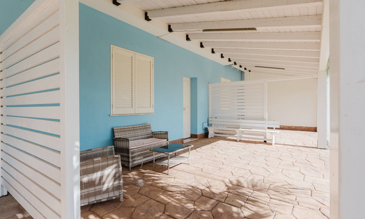 Mazara del Vallo Apartment | Holiday Home 'La Perla Di Mare - Perla 1' with Shared Pool, Wi-Fi and Air Conditioning