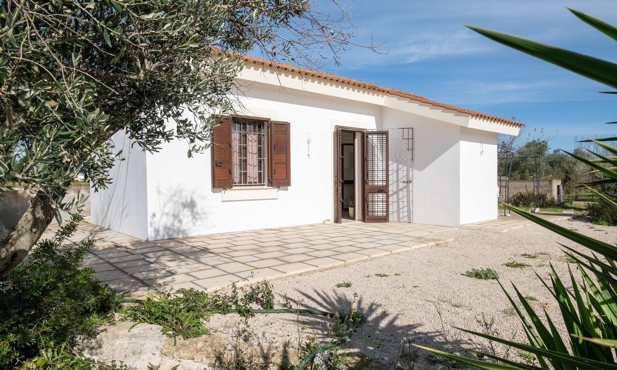 Nardo House | Holiday Home 'Oasi Naturale Di Porto Selvaggio' with Terrace, Wi-Fi and Air Conditioning