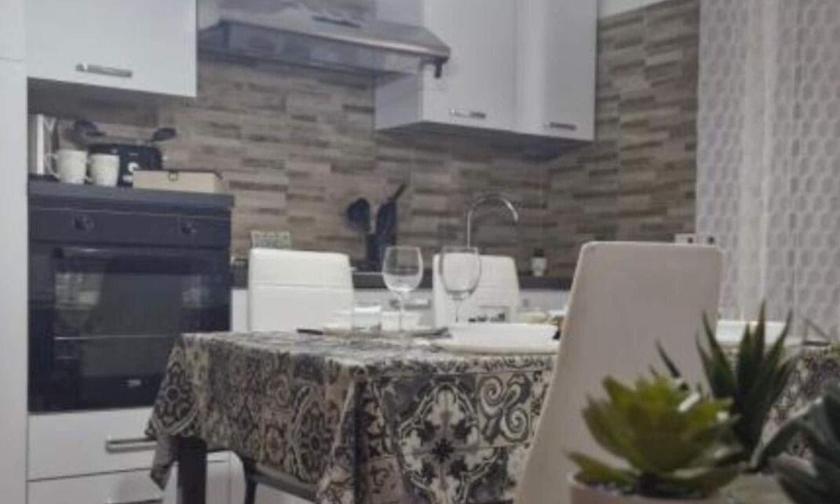 Coste Apartment | Holiday Home sul Corso - Comfortable and Ideal for groups of up to 7 people