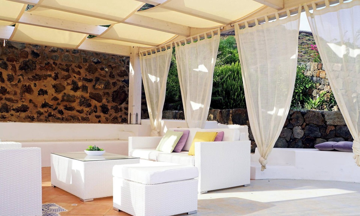 Pantelleria House | Holiday Home "Vento del sud" with Sea View, Garden & Terrace