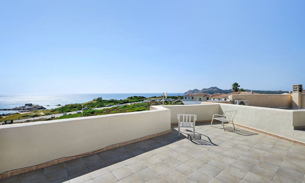 Santa Reparata House | Holiday Home 'Villetta Fronte Mare A S. Reparata' with Sea View, Wi-Fi and Air Conditioning