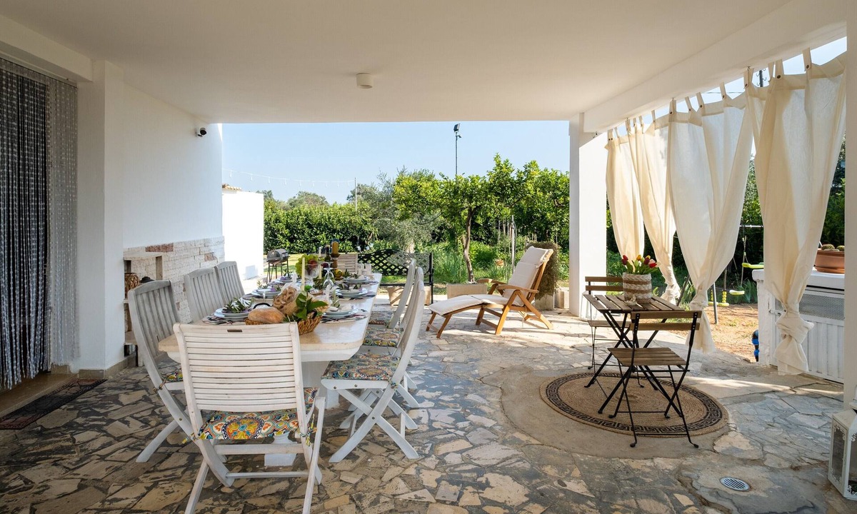 Il Monte House | Holiday Home Villa Grazia close to the Sea with Private Garden & Wi-Fi