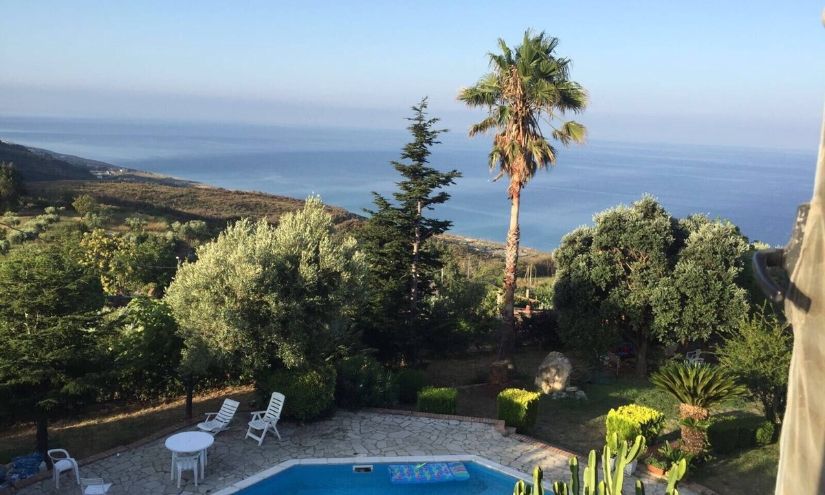 San Lucido House | Holiday Home 'Villa Letizia 16 Pax' with Sea View, Private Pool and Wi-Fi