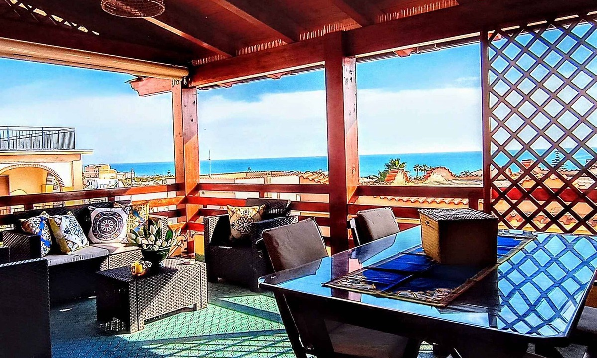 Triscina House | Holiday home with terrace with sea views, air conditioning and large garden for exclusive use