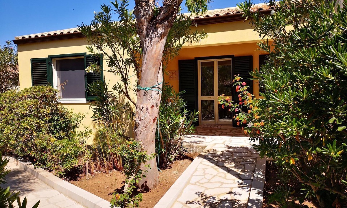 Marina di Modica House | Holiday House in Marina Di Modica with Large Terrace