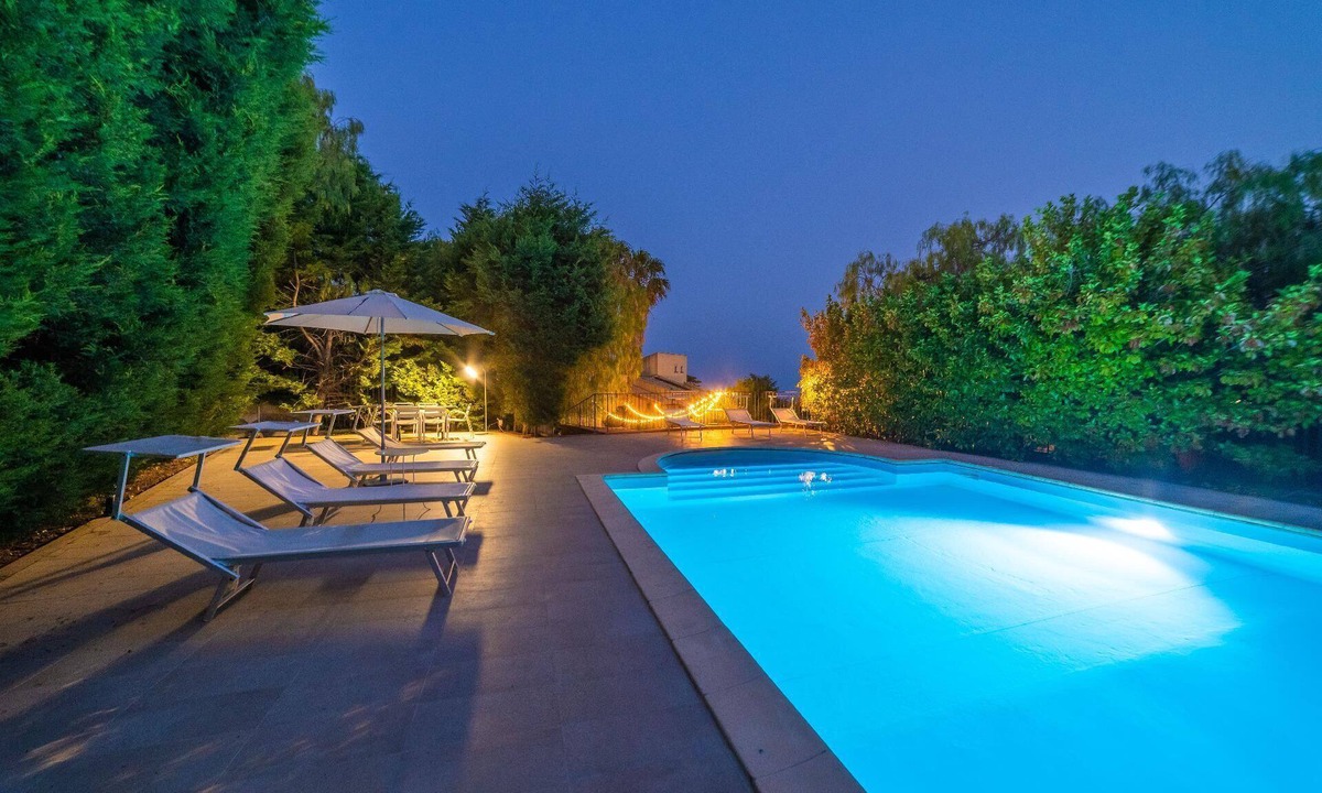Pedara House | Holiday house Pedara for 1 - 11 persons with 4 bedrooms - Holiday home