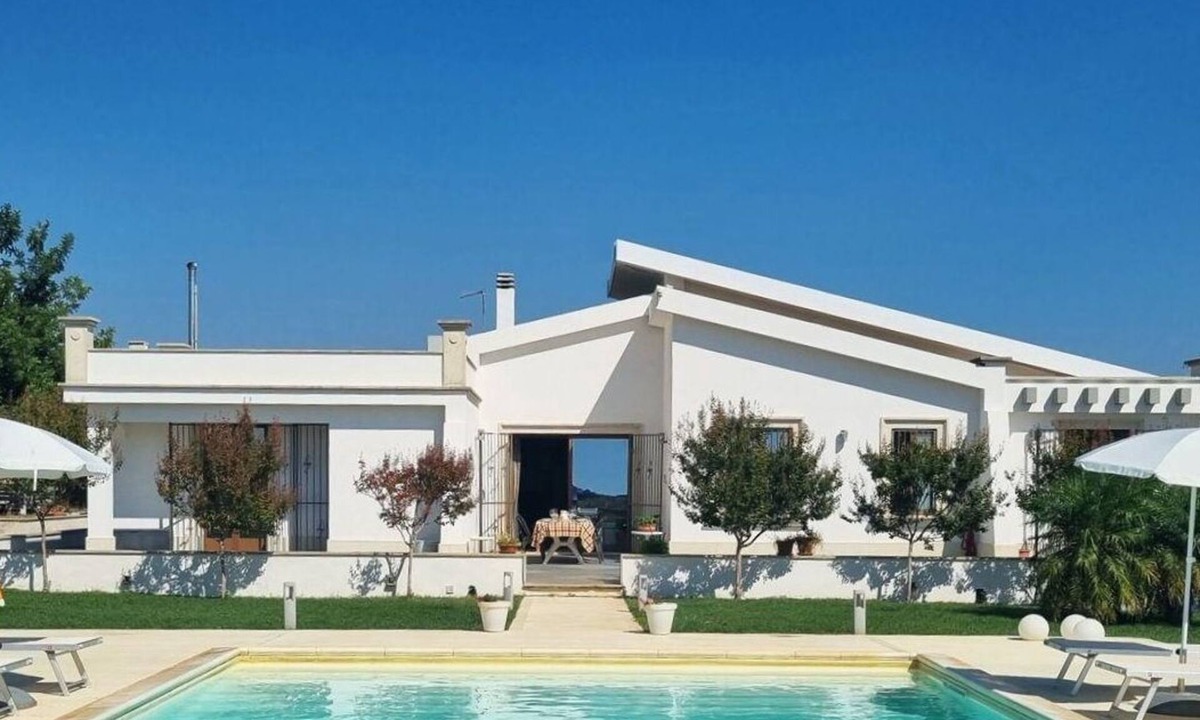 Rosolini House | Holiday house Rosolini for 1 - 10 persons with 4 bedrooms - Holiday home