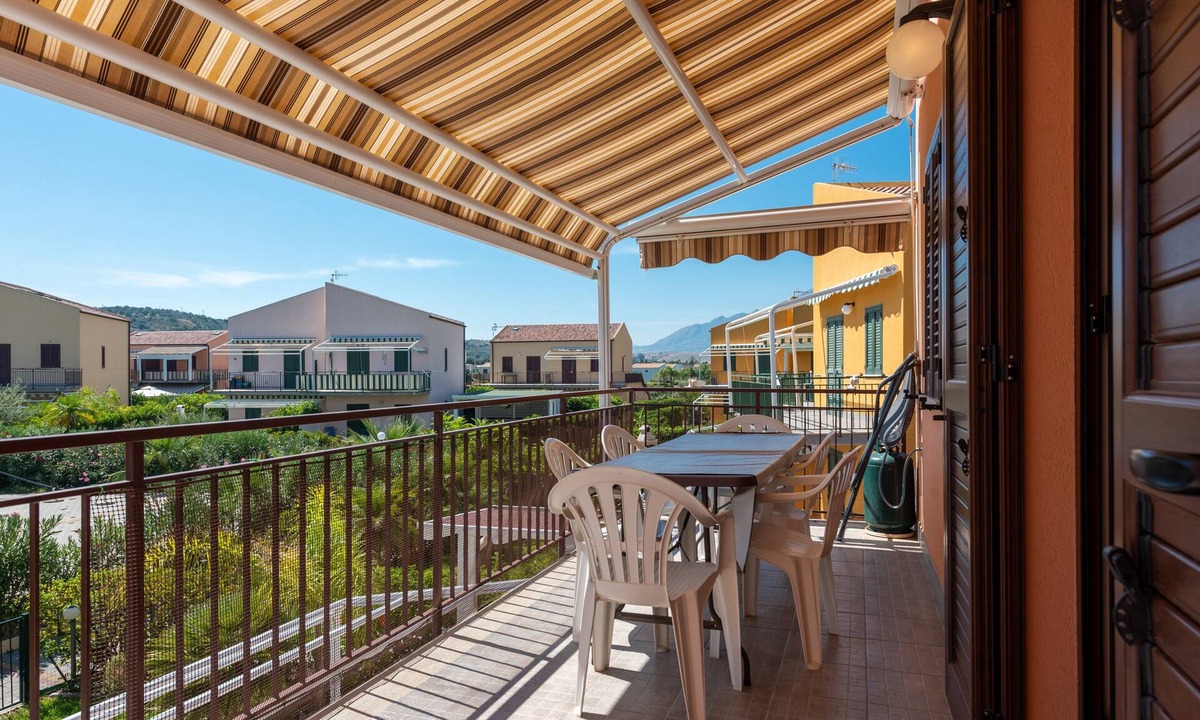 Campofelice di Roccella Apartment | Holiday Home "Stella Marina" with Sea View, 2 Balconies & Shared Pool