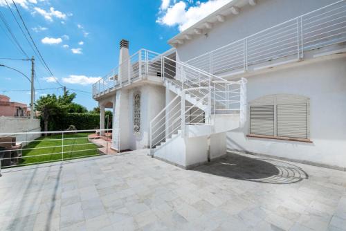 Avola Apartment | Holiday Villa White