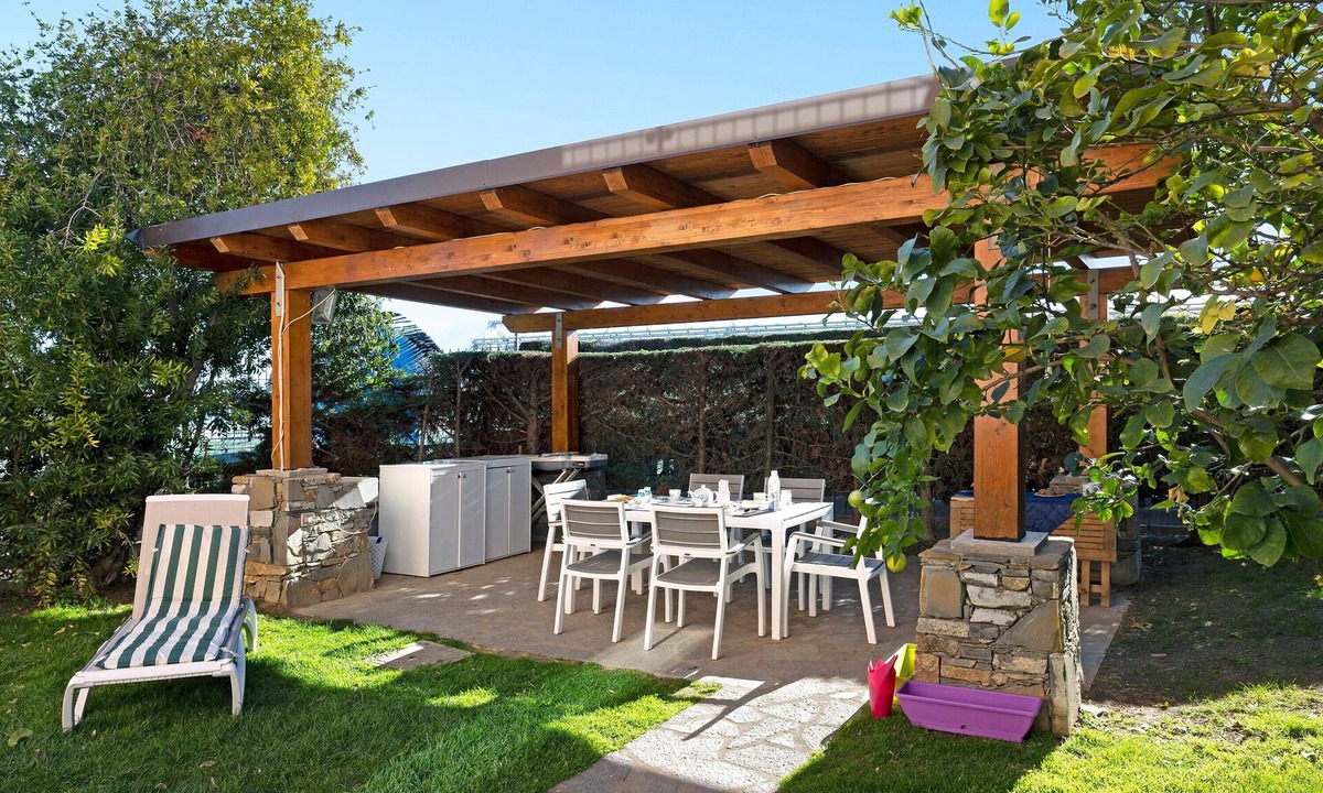 Campochiesa Apartment | "Home Charlene" Apartment with Garden and Wi-Fi