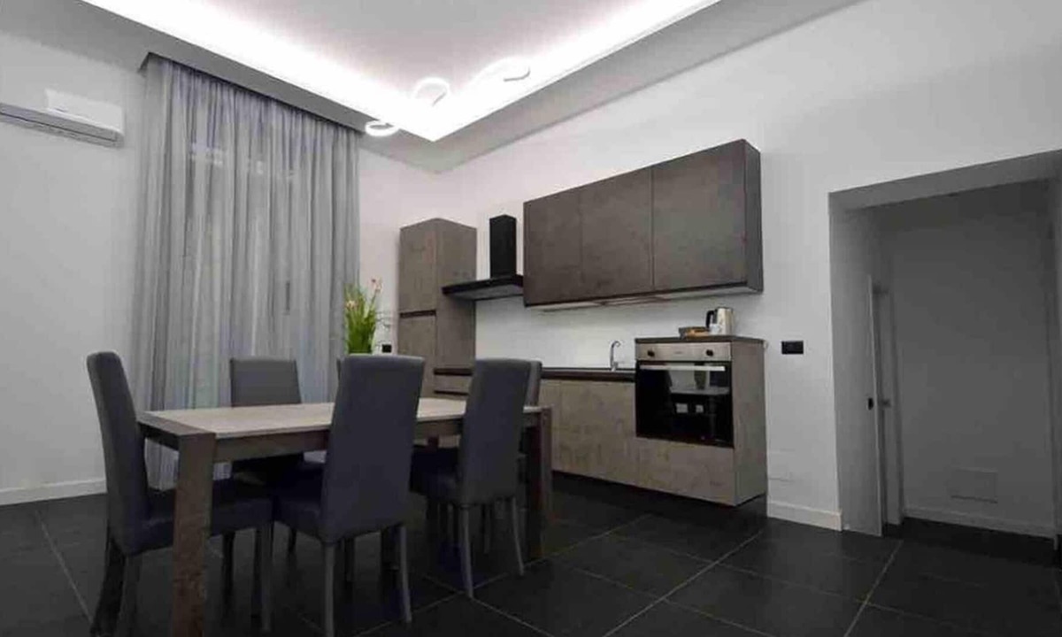 Quartieri Spagnoli Apartment | Homerez - Appartement 5 km away from the beach for 6 ppl. with balcony at Napoli