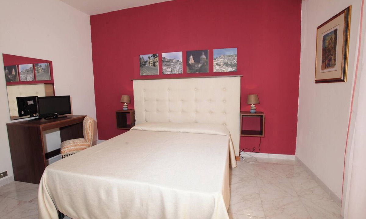 Ragusa House | Homerez - Charming House in Ragusa + City View