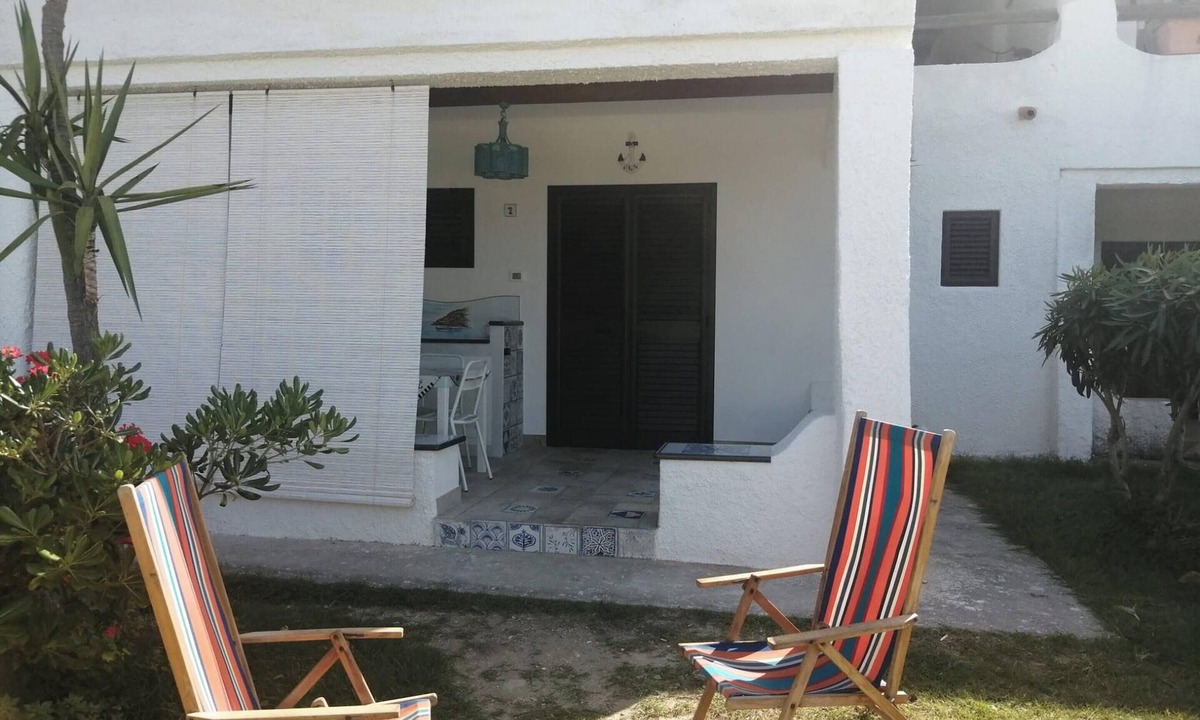 Vulcano Porto House | Homerez - House Vulcano garden