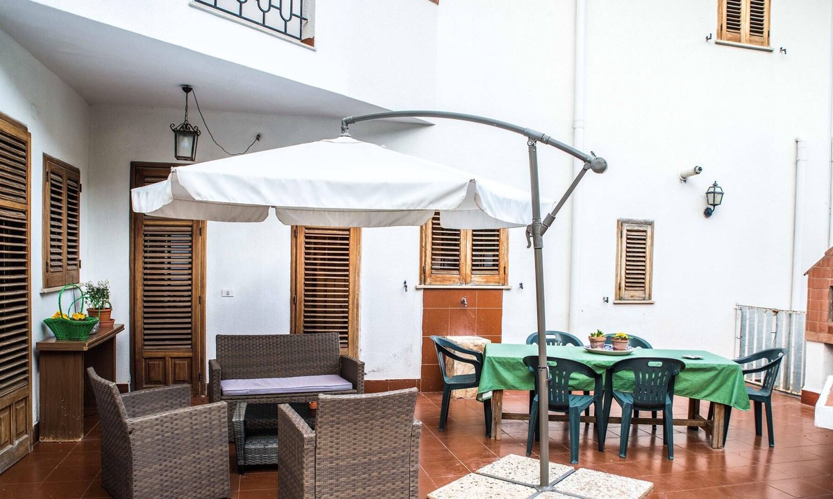 Sferracavallo Apartment | Homerez - Spacious apartment Near the beach and garden
