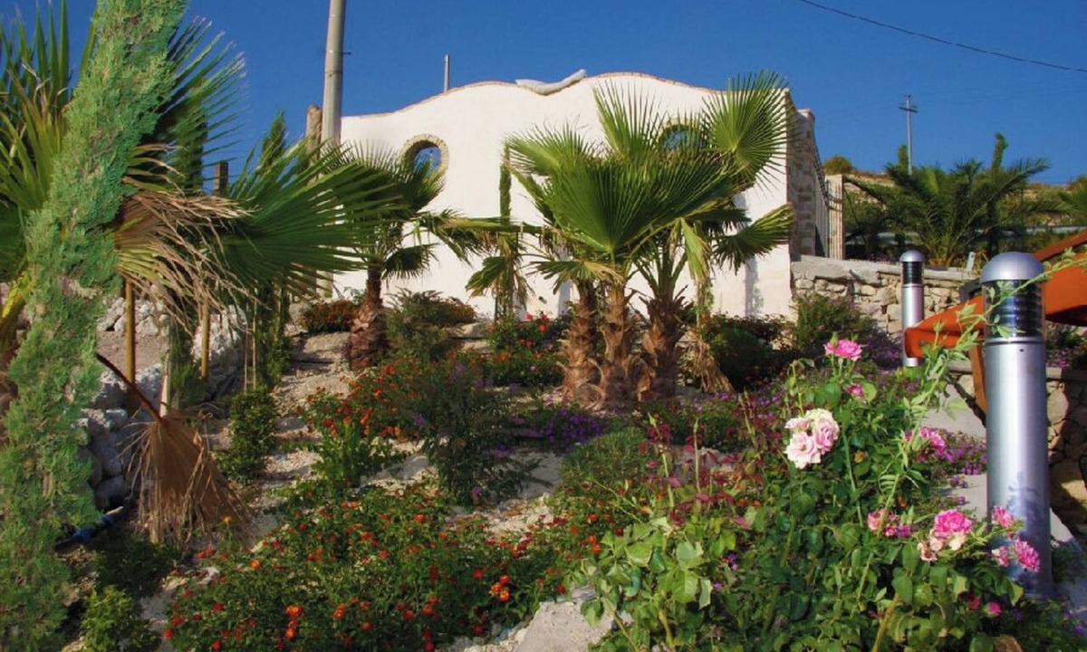 Bompensiere Villa | Homerez - Villa with pool near Bompensiere
