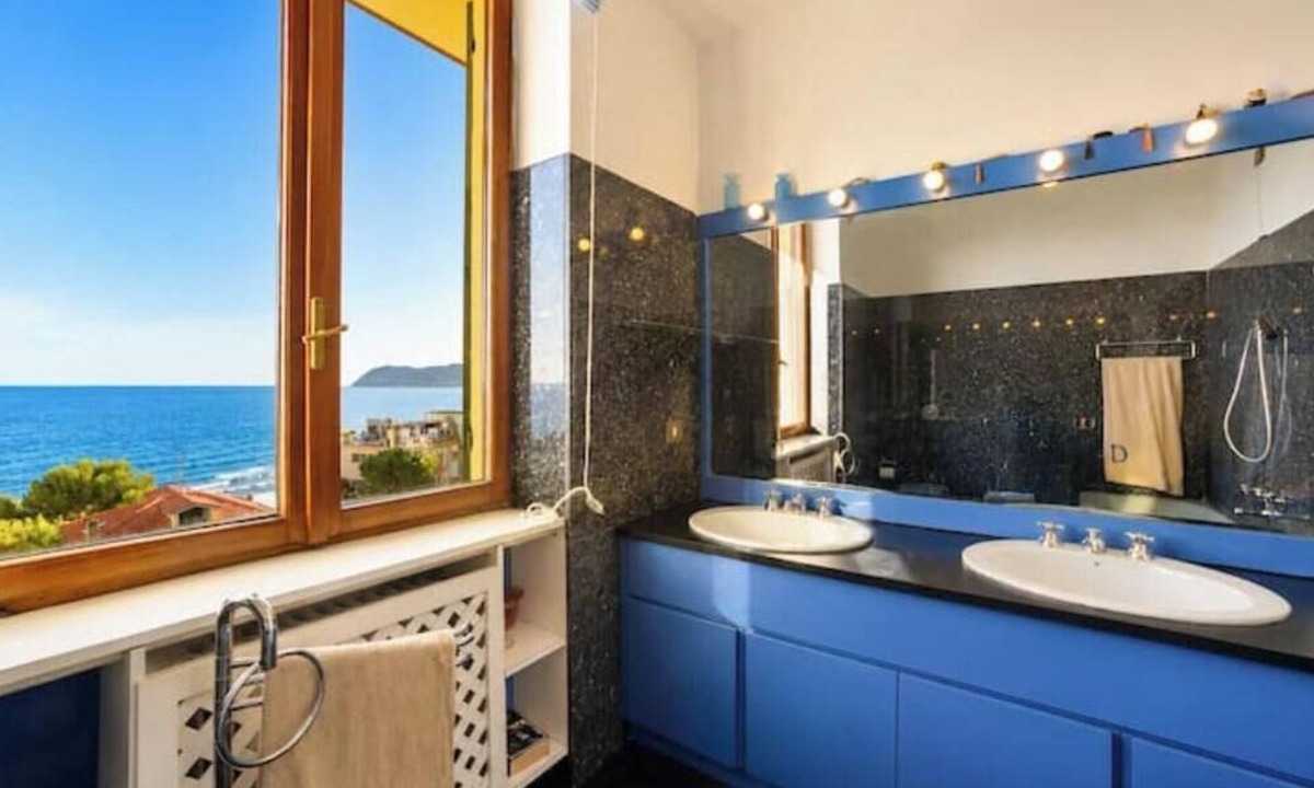 Alassio House | Hostdomus - Villa Gabriella