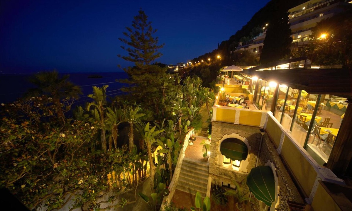 Spisone Hotel | Hotel Baia Delle Sirene