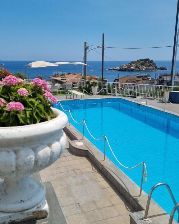 Aci Trezza Hotel | Hotel Lachea