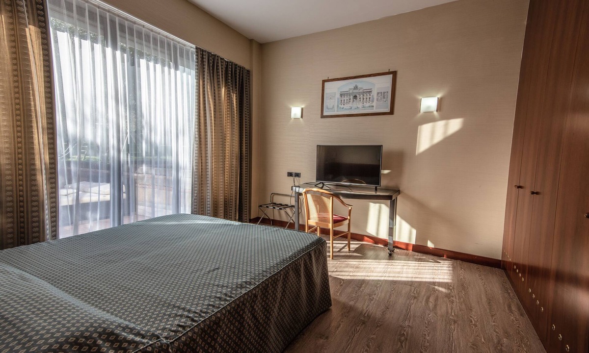 Zona XVI Torrenova Hotel | Hotel Petra