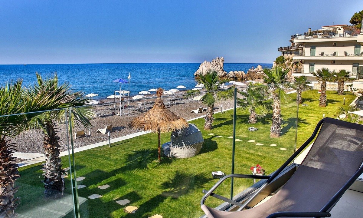 Torre Colonna-sperone Hotel | Hotel Sporting Club