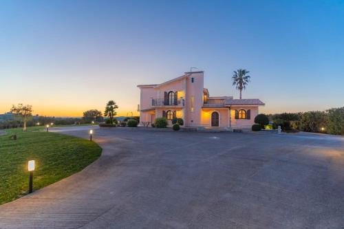 Ragusa Villa | House Nicasia: villa con piscina