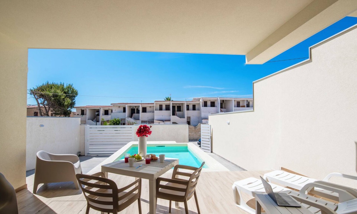 Noto Villa | House Sveleo