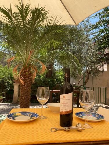 Noto Historic Centre House | House with Garden